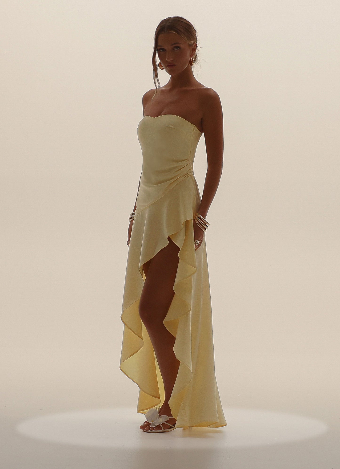 Pastel Sarı Saten Straplez Maxi Elbise