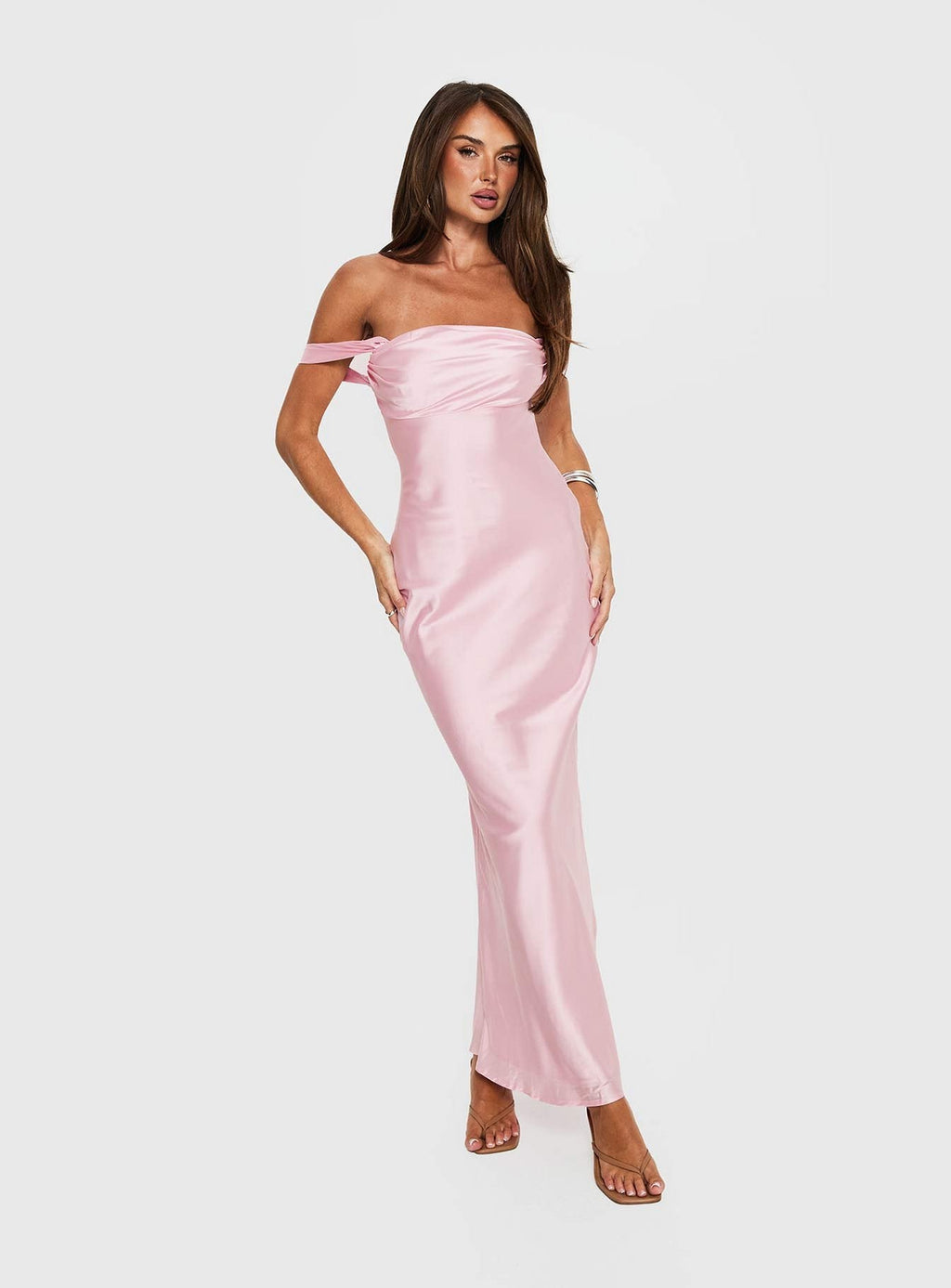 Pembe Saten Omuzdan Açık Maxi Elbise