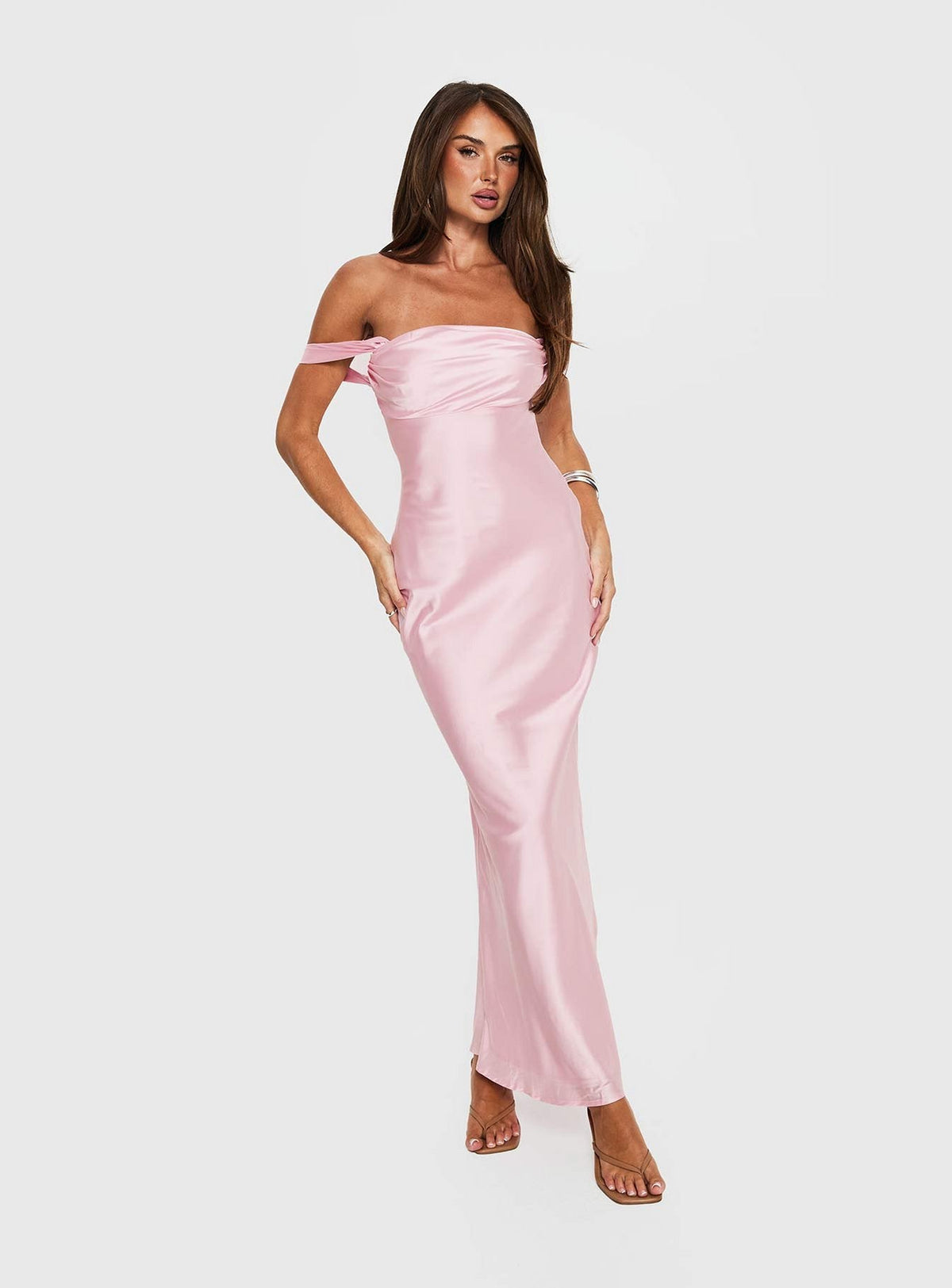 Pembe Saten Omuzdan Açık Maxi Elbise