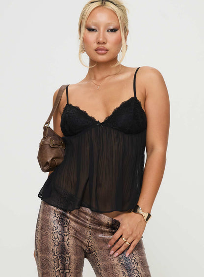 Siyah Pileli Top