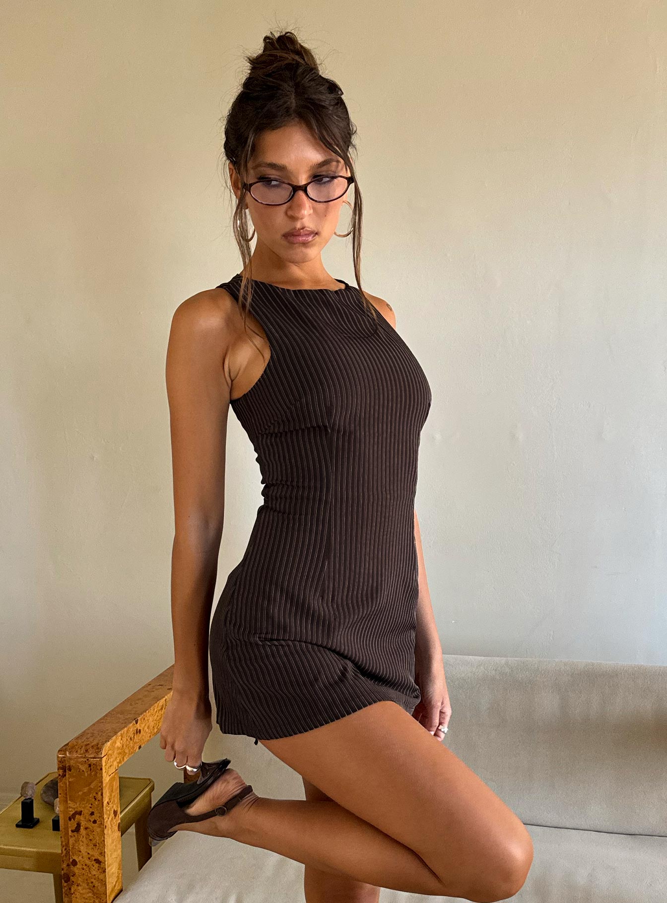 Kahverengi İnce Çizgili Kolsuz Tulum