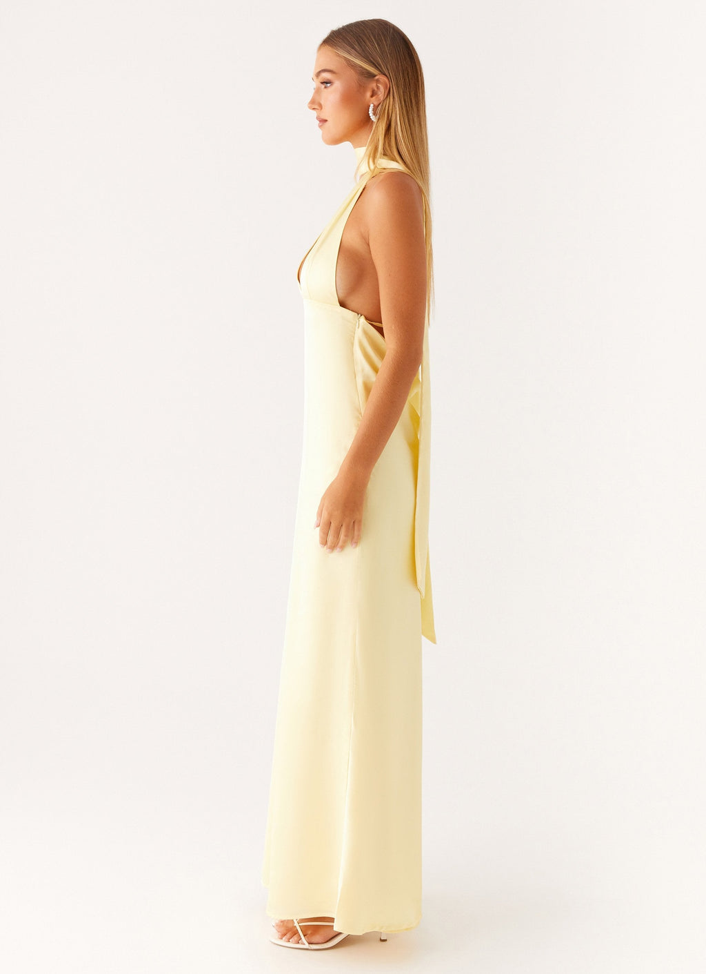 Sarı Saten Halter Yaka Maxi Elbise