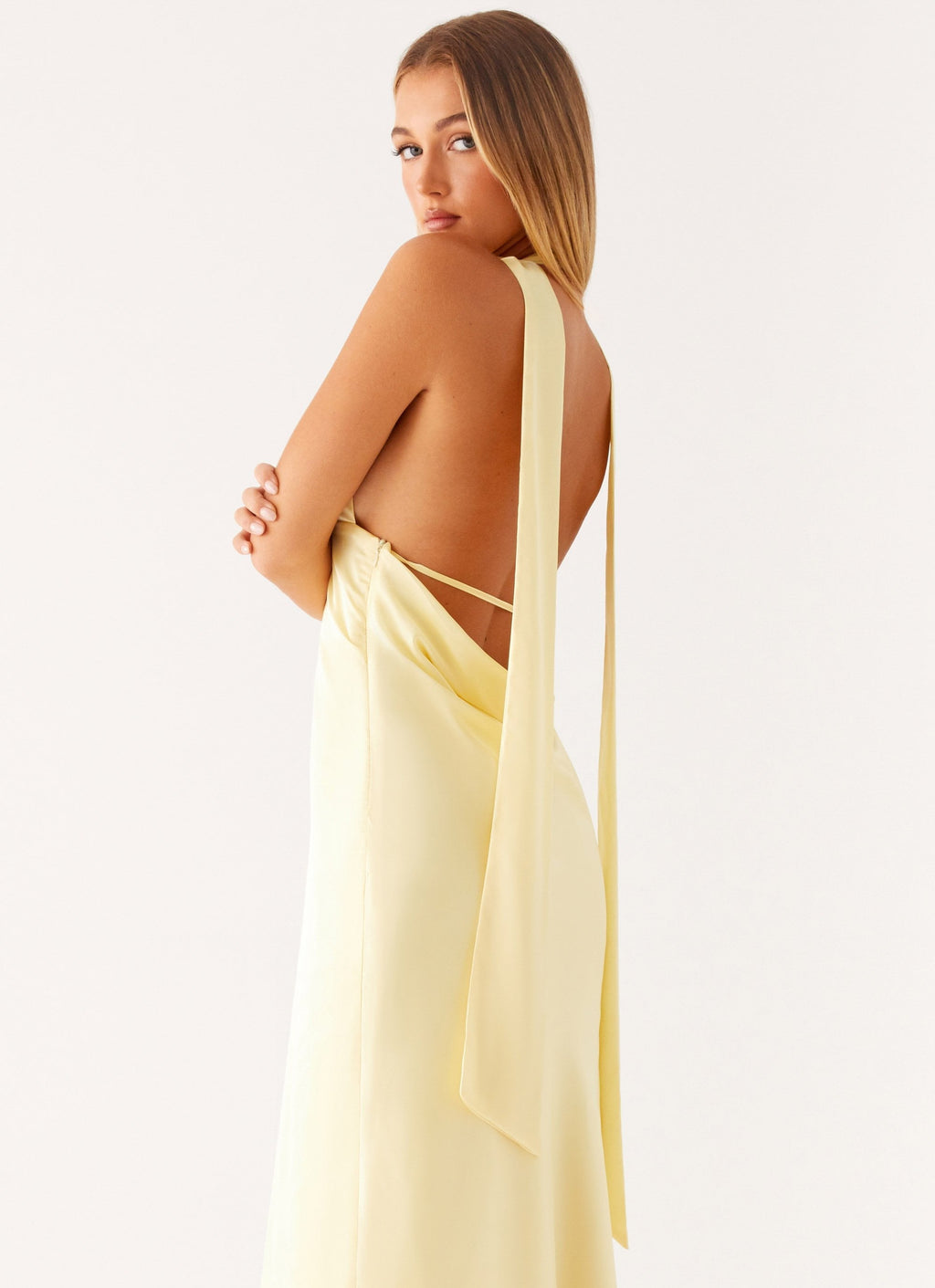 Sarı Saten Halter Yaka Maxi Elbise