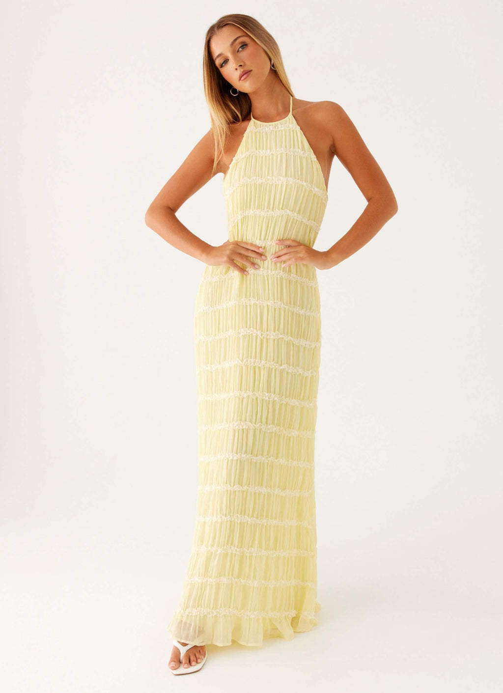 Sarı Dantel Detaylı Halter Maxi Elbise